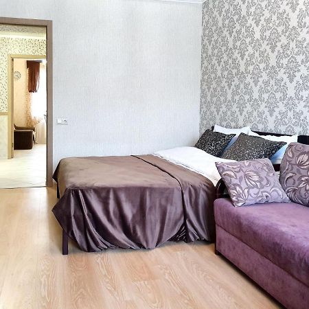 Lux Apartament Dacha Charkiv Exteriör bild